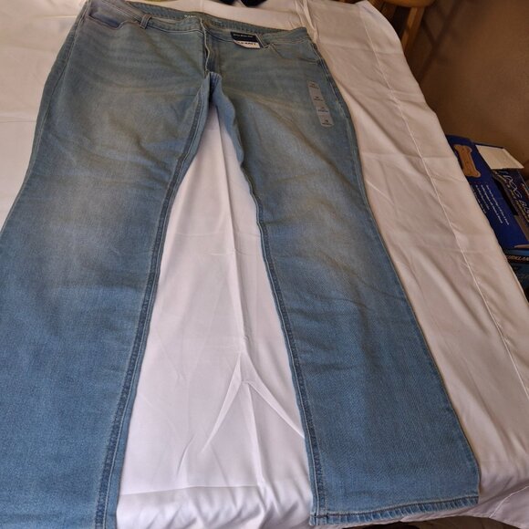 Old Navy Womens Jeans 18 Blue Mid Rise Wow Boot Cut Wash Denim - Picture 3 of 9